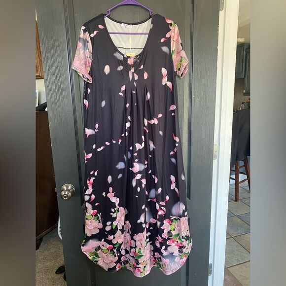 New Black and Pink Flutter Sleeve Sundress with Scoop Neck - Picture 1 of 4